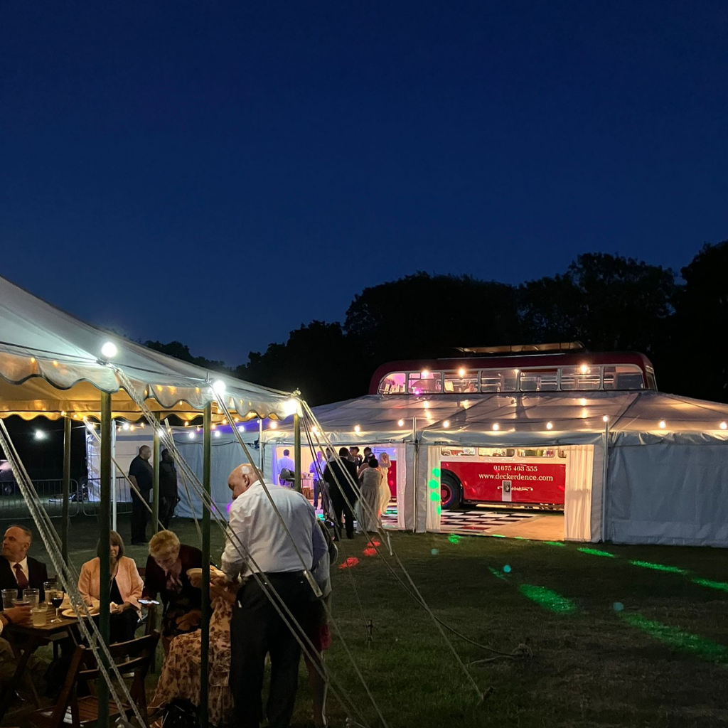 Deckerdence by night